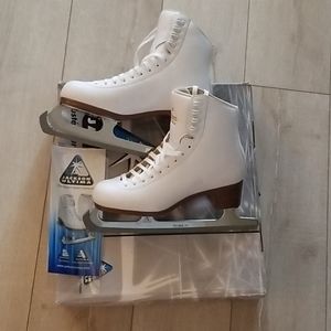 Jackson Elite figure skates